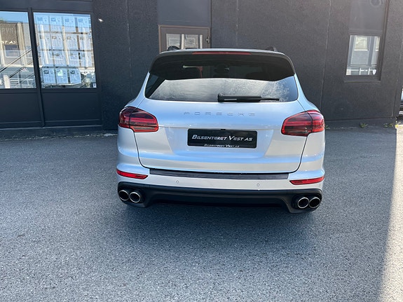Porsche Cayenne S 6 of 30