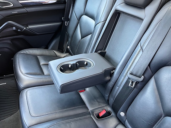 Porsche Cayenne S 27 of 30