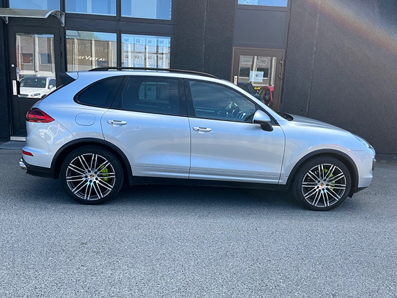 Porsche Cayenne S 5 of 30