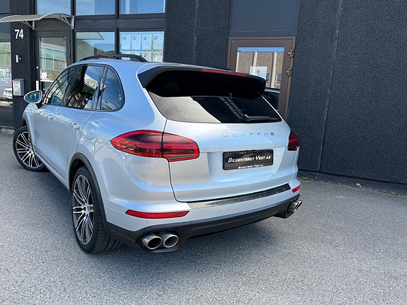 Porsche Cayenne S 3 of 30
