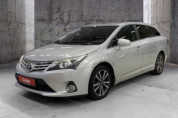 Toyota Avensis 2 of 14
