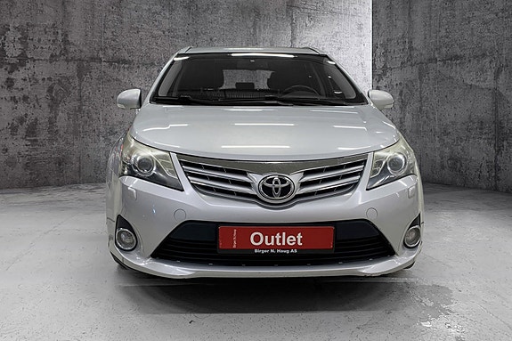 Toyota Avensis 3 of 14
