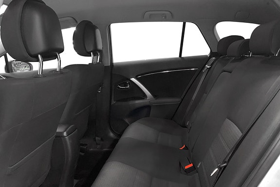 Toyota Avensis 12 of 14
