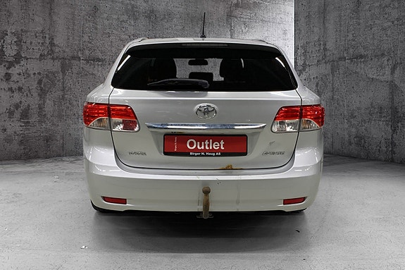 Toyota Avensis 4 of 14