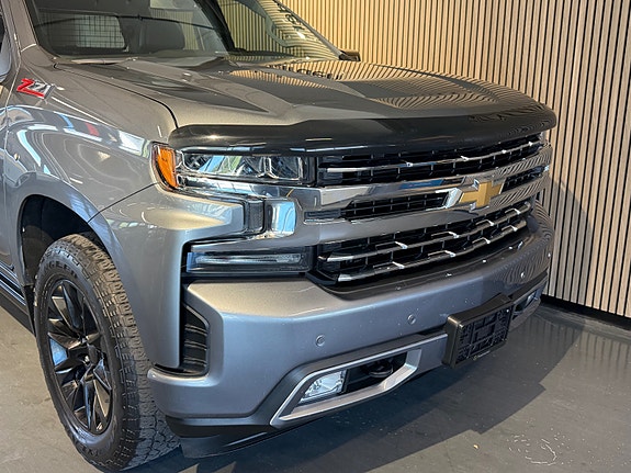 Chevrolet Silverado 1500 2 of 30