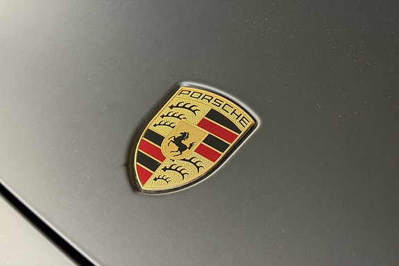 Porsche Cayenne 14 of 30