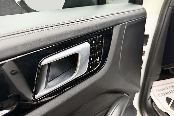 Porsche Cayenne 21 of 30