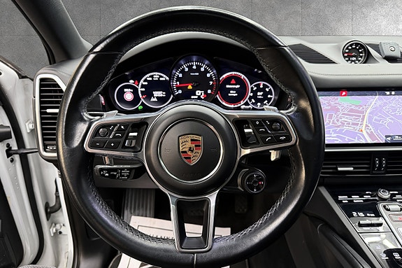 Porsche Cayenne 26 of 30