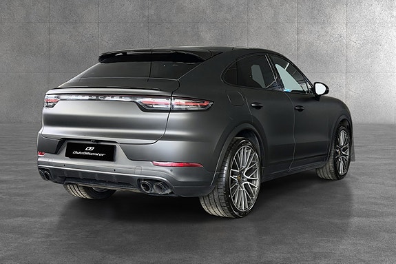 Porsche Cayenne 8 of 30