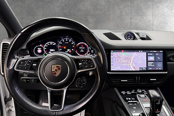 Porsche Cayenne 25 of 30