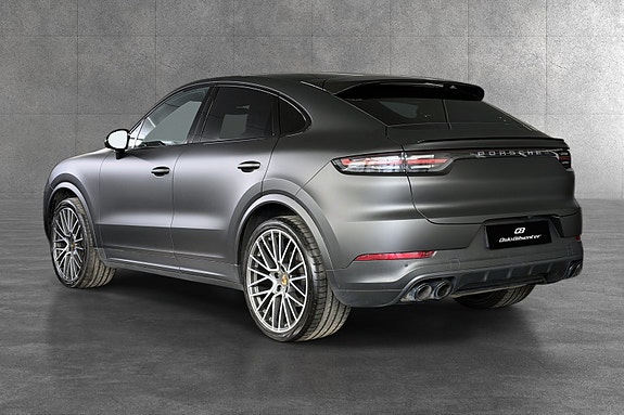 Porsche Cayenne 5 of 30