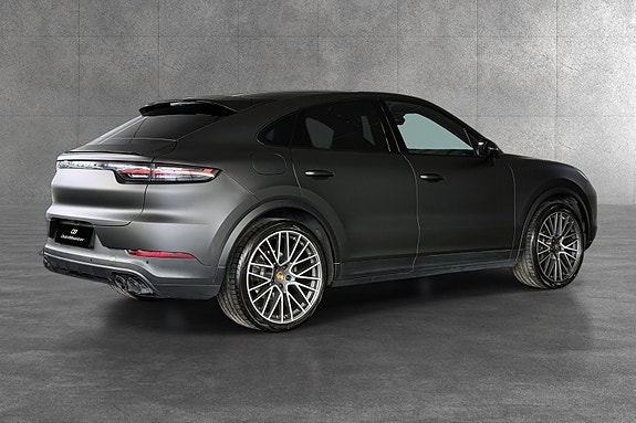 Porsche Cayenne 9 of 30