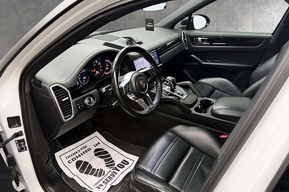 Porsche Cayenne 20 of 30