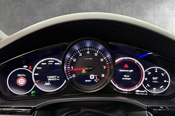 Porsche Cayenne 29 of 30