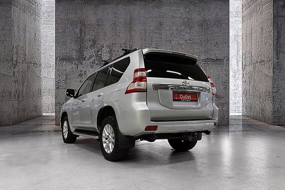 Toyota Land Cruiser 4 of 15