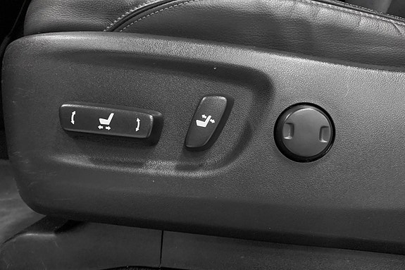 Toyota Land Cruiser 11 of 15