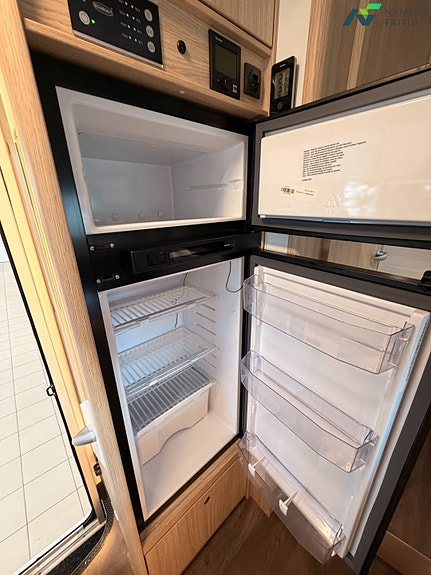 Sunlight i 69 L | 9 tr automat | Queenbed | Senkeseng | 3,5 t 17 of 28