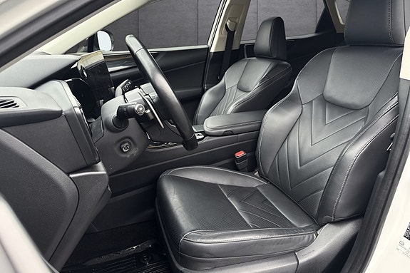 Lexus NX450h 10 of 30