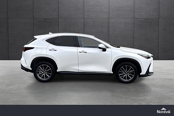 Lexus NX450h 4 of 30