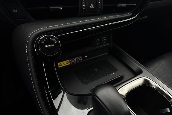 Lexus NX450h 27 of 30