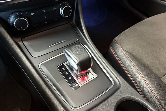 Mercedes-Benz A45 14 of 30