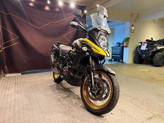 Suzuki DL 650 V-Strom XT 8 of 12