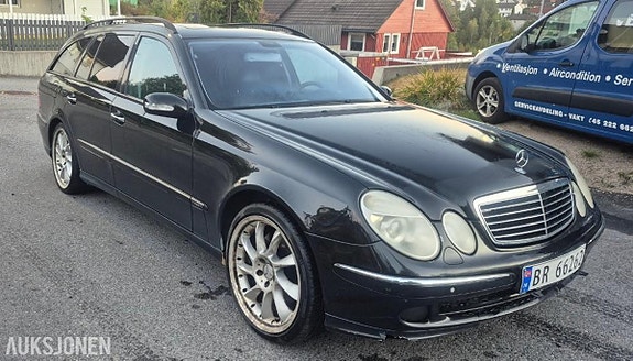 Mercedes-Benz E-Klasse 3 of 16