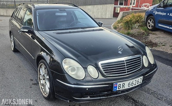 Mercedes-Benz E-Klasse 4 of 16