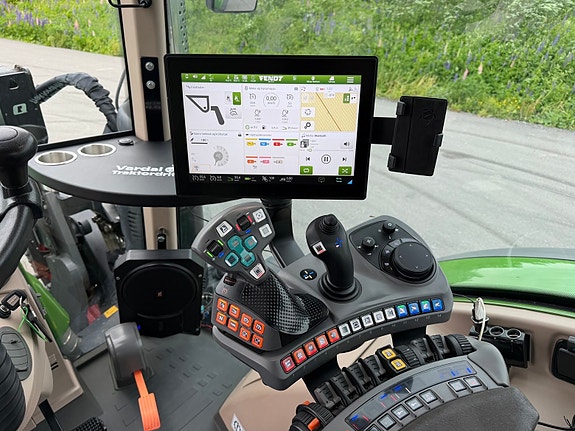 Fendt 724 Gen 6 Profi pluss 8 of 16