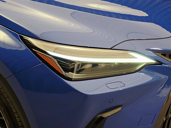 Lexus NX450h 11 of 30