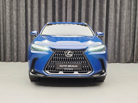 Lexus NX450h 2 of 30