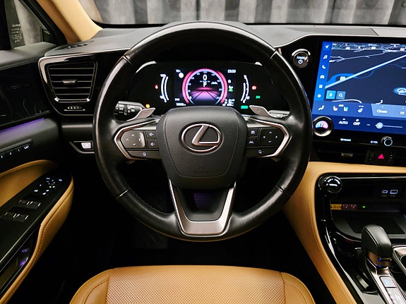 Lexus NX450h 26 of 30