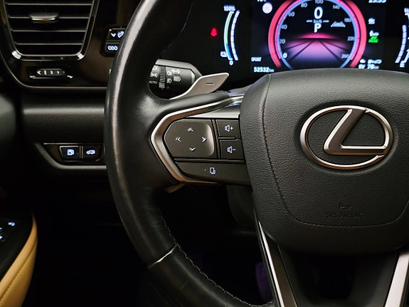 Lexus NX450h 27 of 30