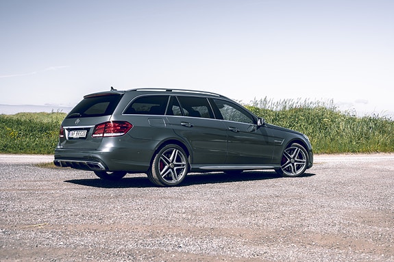 Mercedes-Benz E63 4 of 30