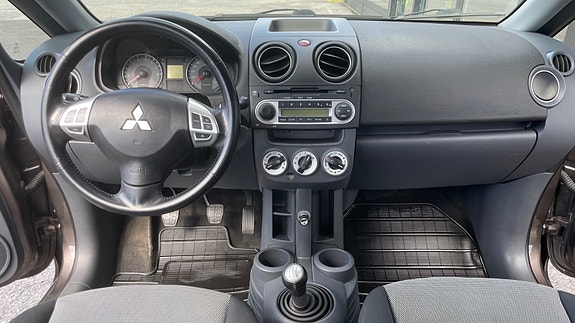 Mitsubishi Colt 10 of 21