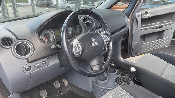 Mitsubishi Colt 12 of 21