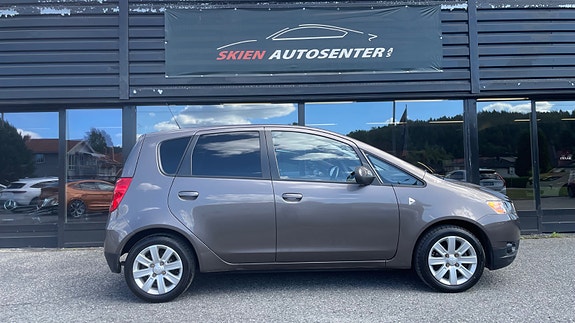 Mitsubishi Colt 3 of 21