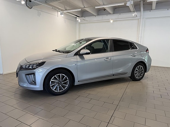 Hyundai IONIQ 2 of 29