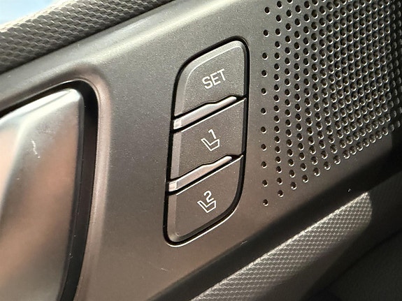 Hyundai IONIQ 12 of 29