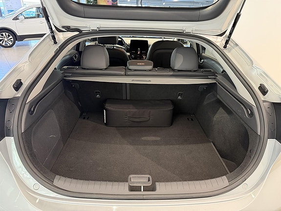 Hyundai IONIQ 29 of 29