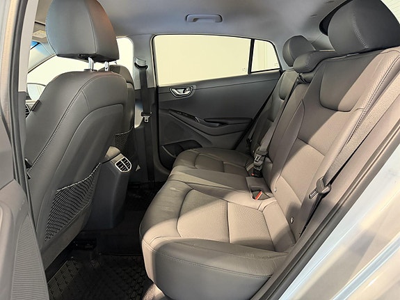 Hyundai IONIQ 26 of 29