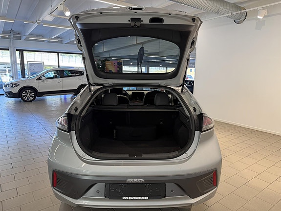 Hyundai IONIQ 28 of 29