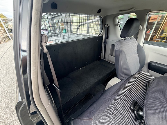Mitsubishi L200 14 of 17