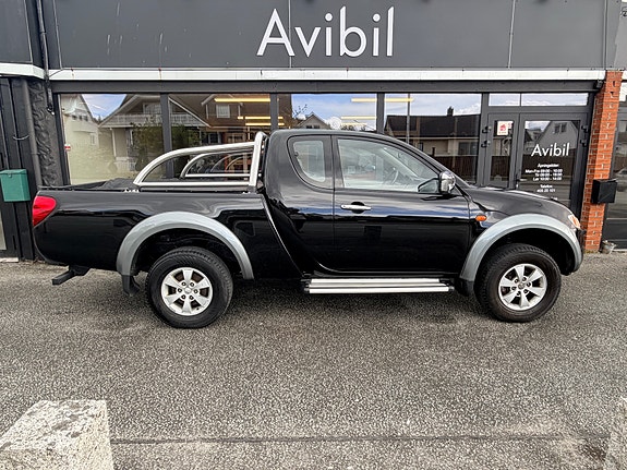 Mitsubishi L200 6 of 17
