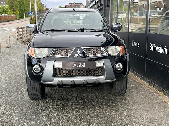 Mitsubishi L200 8 of 17