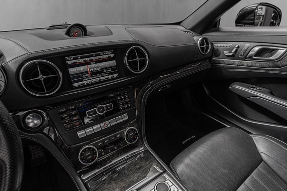 Mercedes-Benz SL350 23 of 30