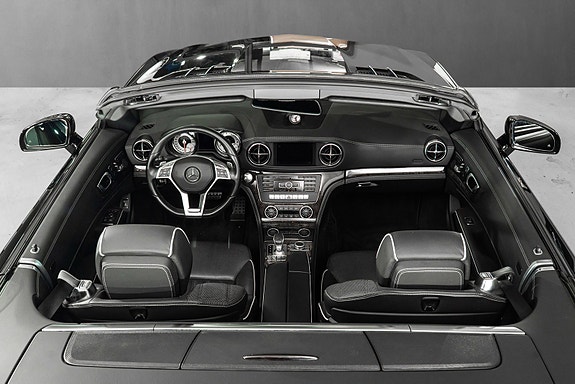 Mercedes-Benz SL350 17 of 30
