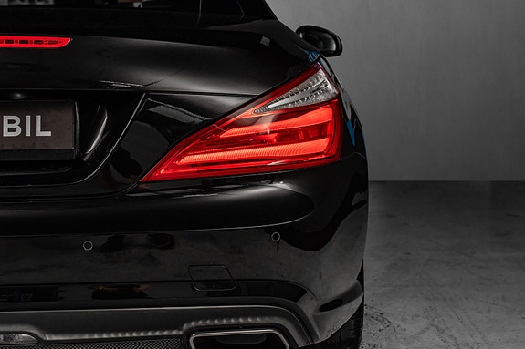 Mercedes-Benz SL350 11 of 30