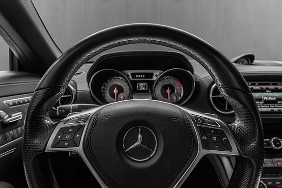 Mercedes-Benz SL350 27 of 30