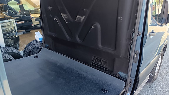 Ford Transit 18 of 19